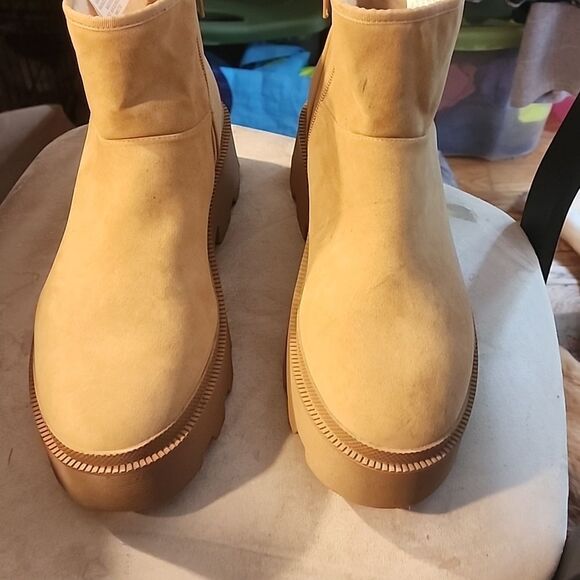 Super  cute  Platform low boots size 11 perfect condition - Picture 4 of 7